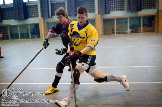 Dr�ma pokra�uje..